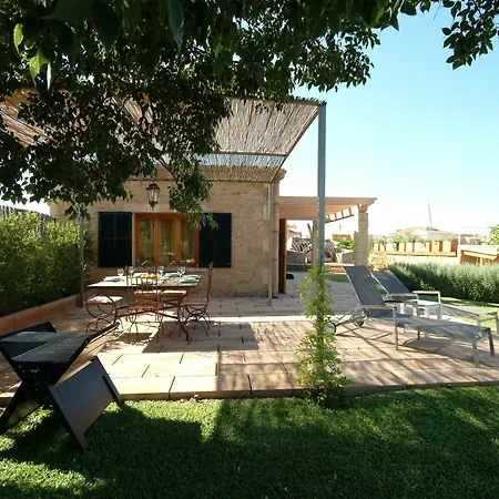 Villa Barcares Petit, Piscina, Jardines Junto A Playa En Alcudia (Mallorca)